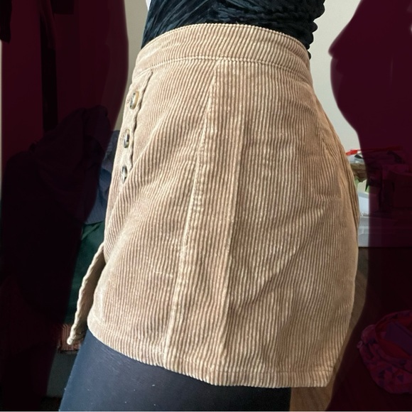 Tan corduroy skort 🤎📚 built in shorts! - Picture 4 of 8